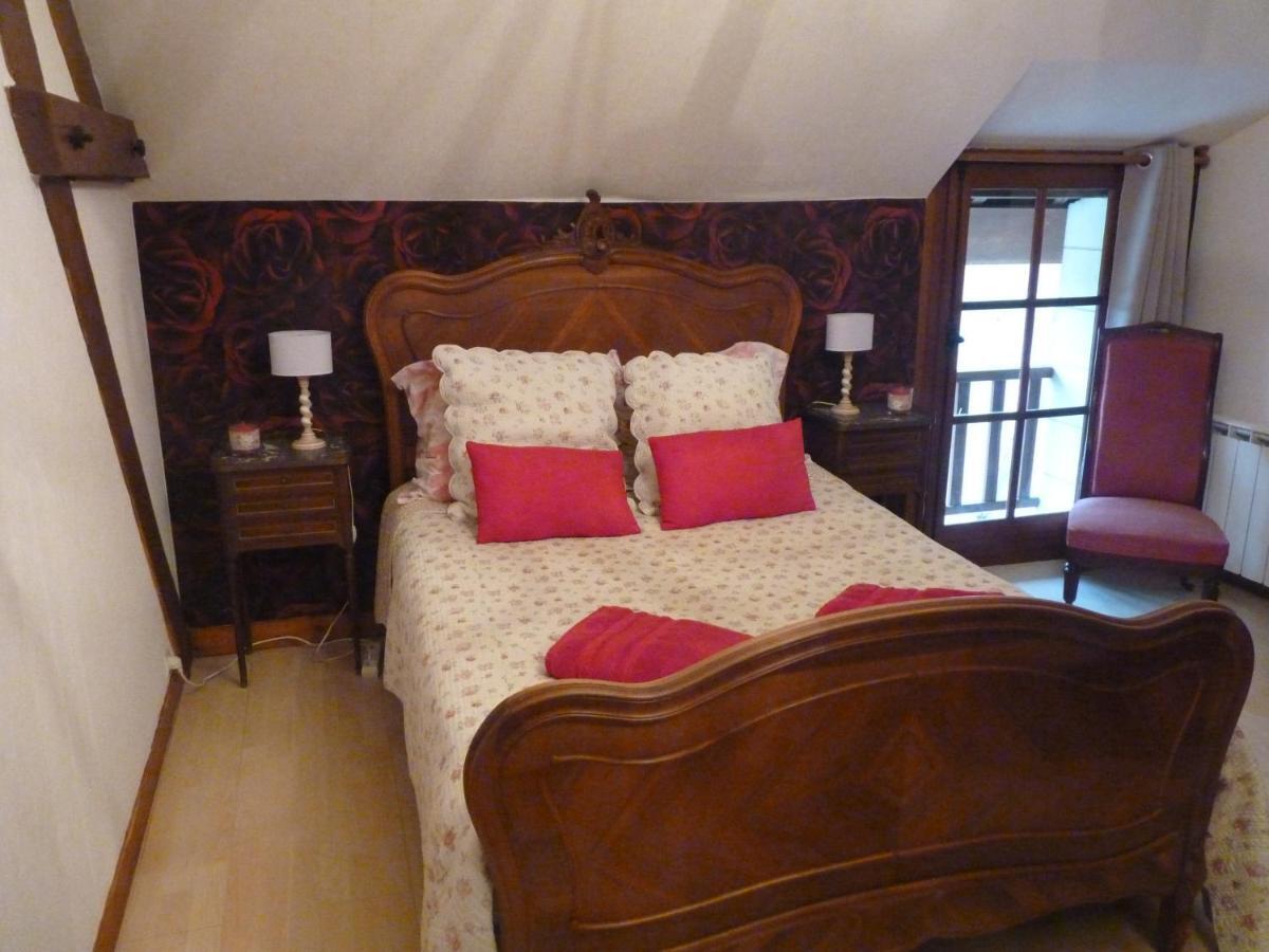 L'Arum Antique Sainte-Catherine-de-Fierbois Екстериор снимка